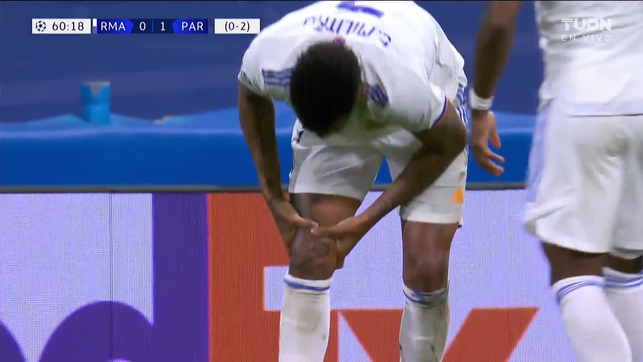 ¡GOL!  anota para Real Madrid. Karim Benzema