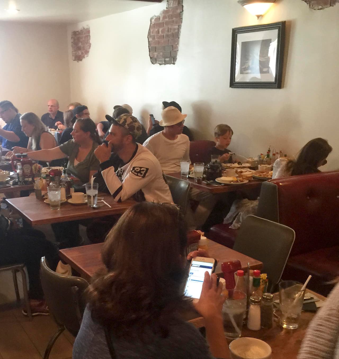 ¡Quién los viera! Los famosos estuvieron en un restaurante familiar con sus gemelitos, como cualquier otra gente.