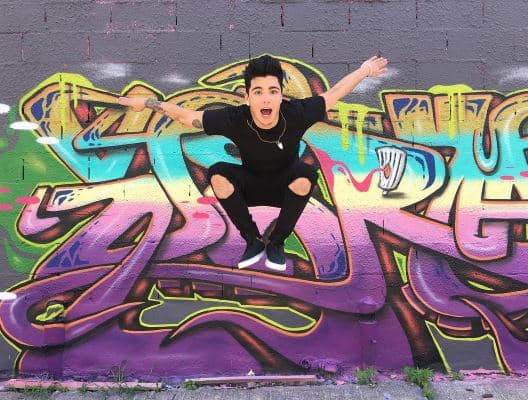 Al colombiano le gusta ser reflexivo con sus videos, pero aprovecha la comedia para llegar más a las personas y lograr que su mensaje les deje alguna enseñanza.