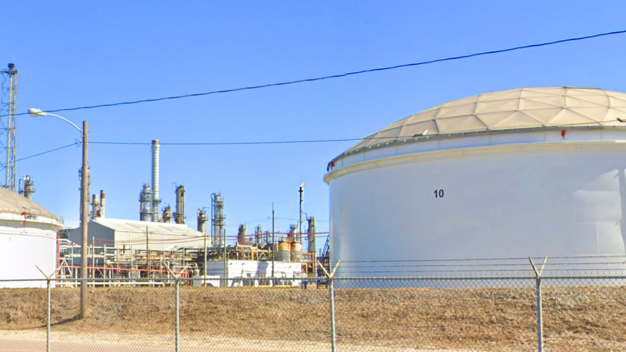 Cancelan toque de queda en Texas City tras incidente en la refinería Marathon GBR