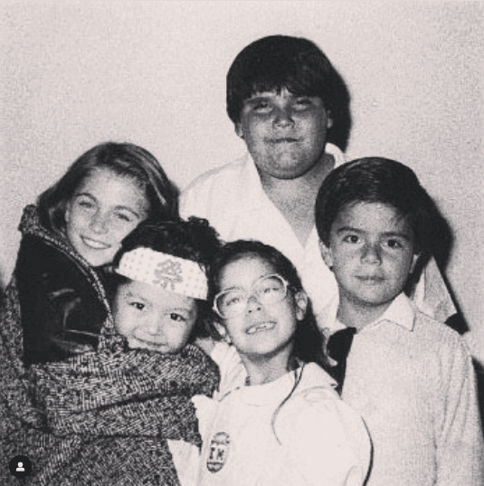 Se trata de 
<b>Christel Klitbo</b>, quien inició su carrera como actriz cuando era apenas una niña. Le dio vida a Valeria Ferrer en la telenovela ‘Carrusel’, la telenovela infantil de 1989 protagonizada por Gaby Rivero y Ludwika Paleta.