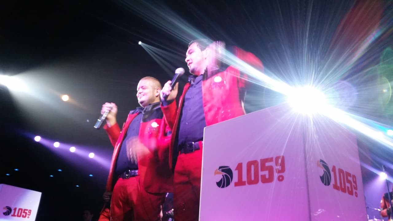 Desde Guamuchil, Sinaloa presentado todos sus éxitos como “Bonito y Bello”, y “Se va muriendo mi alma”, la Séptima Banda prendió a todo el público en Celebrity Theater en el Concierto Privado de la 105.9 y Univisión Arizona.