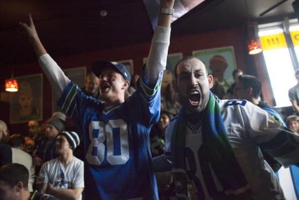 Y cuando el arrasador triunfo de los Seahawks se hizo oficial, la afición explotó..