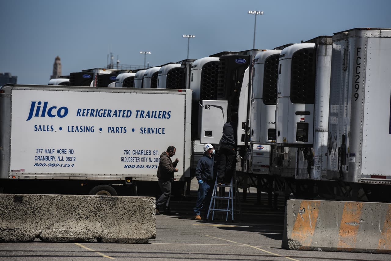 Esta morgue temporal extenderá su horario a partir del martes, para permitir a las funerarias reclamar los cuerpos entre las 8:30 de la mañana y las 10:30 de la noche, señaló The Post.