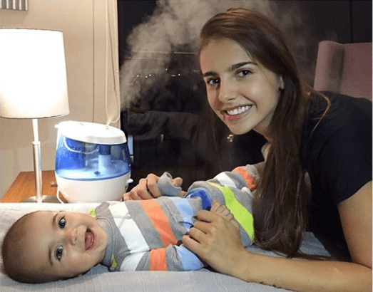 La actriz mexicana Michelle Renaud se convirtió en madre a sus 28 años de edad.