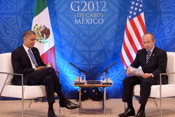 El presidente de EU, Barack Obama, aseguró que "el mundo está preocupado" por el menor crecimiento de la economía, reconoció durante una reunión bilateral con su homólogo mexicano Felipe Calderón.