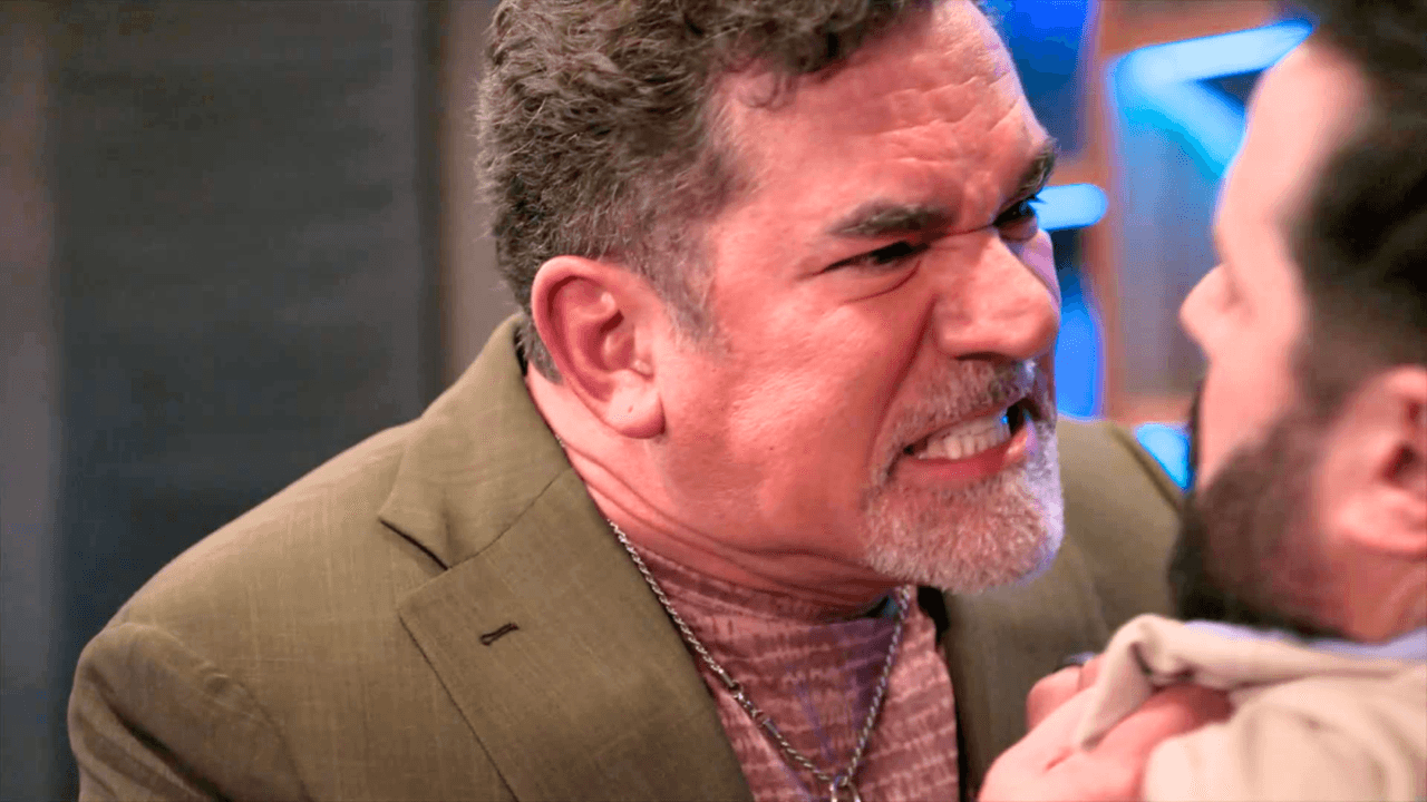 Manuel enfrenta a Leonardo por el robo en su empresa | Los Hilos del Pasado | Capítulo 57