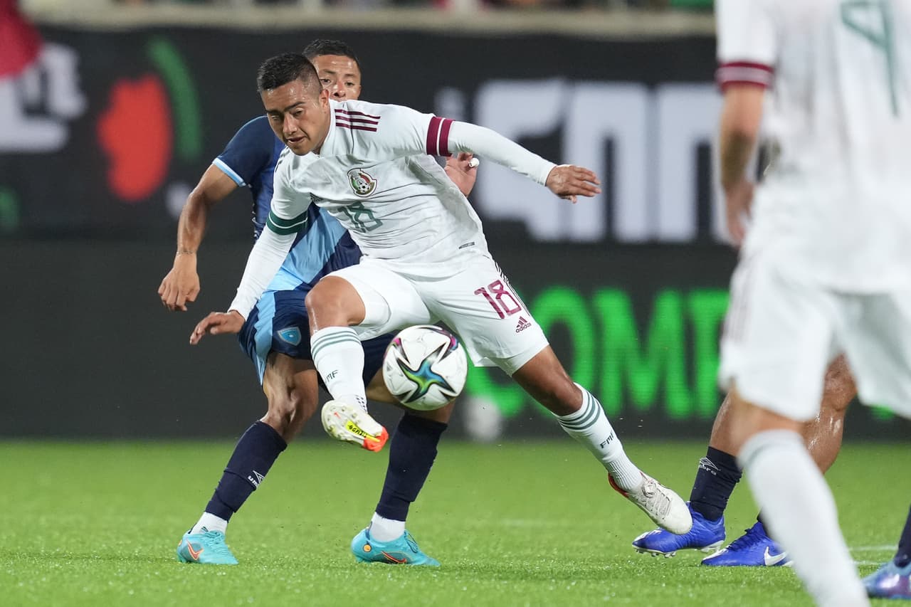 Con un equipo de jugadores jóvenes como Carlos Acevedo, Marcelo Flores o Luis Chávez, el Tricolor tuvo un pobre desempeño ante Guatemala.