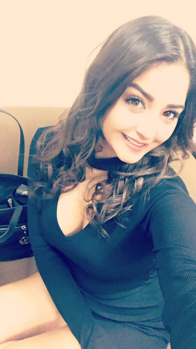 Mientras que en las series de televisión encarno a Chiquis Rivera en la bioserie de 
<b>Jenni Rivera</b>, esto en 'Su nombre era dolores'.