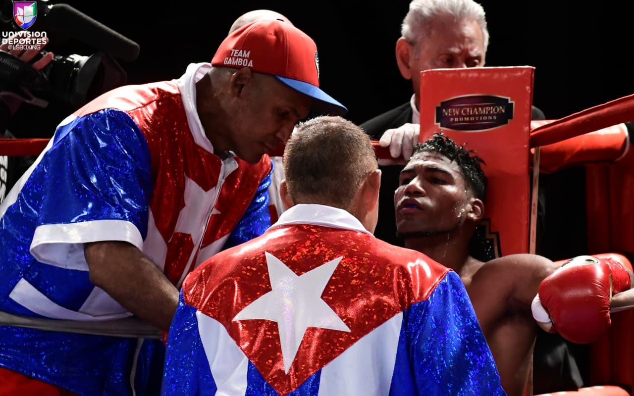 Yuriorkis 'El Ciclón de Guantánamo' Gamboa derrotó por decisión unánime al mexicano Miguel 'Barreterito' Beltrán Jr., a pesar de haber tocado la lona al final del primer round.