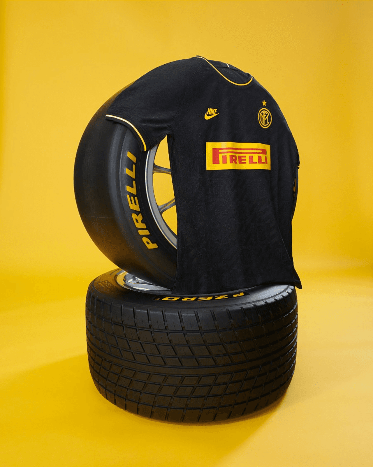 El Internazionale Milano lanza diseño retro que hace referencia a la camiseta de los años 90 y una celebración a una larga asociación con su patrocinador Pirelli, que se remonta a 1995.