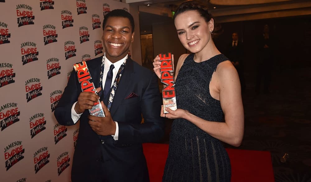 John Boyega y Daisy Ridley