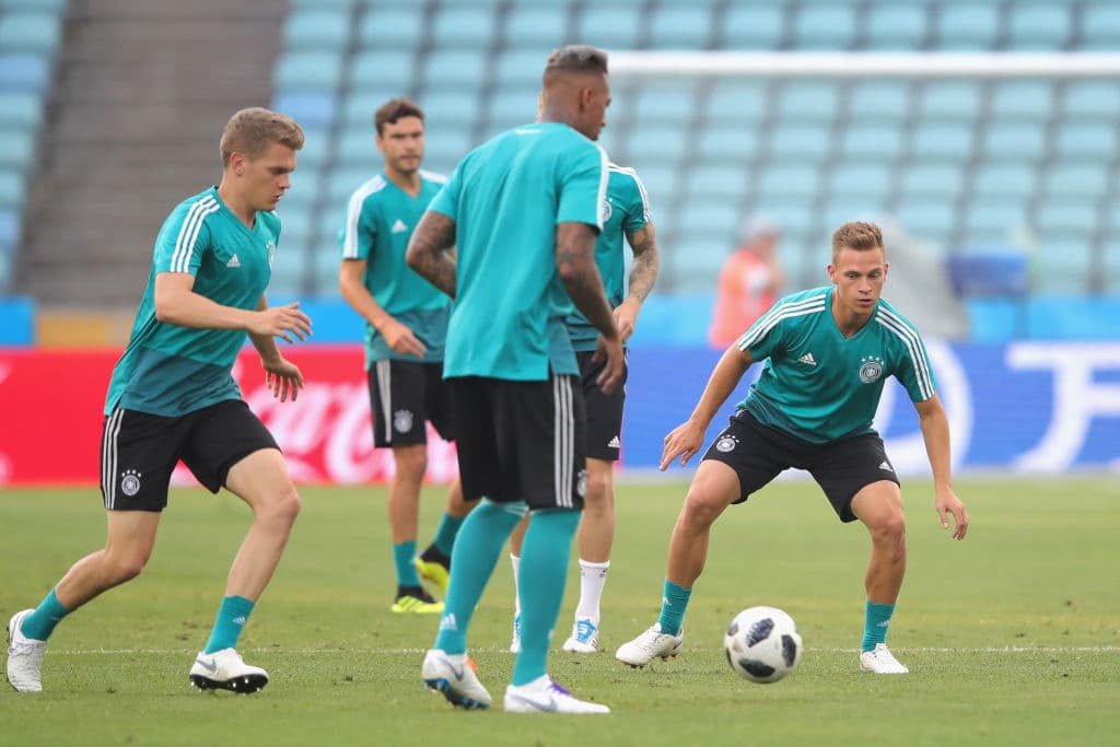 Afinando detalles defensivos y de control de esférico al mismo tiempo, los jugadores de la selección teutona buscan estar listos para el reto de encarar a la hermética Suecia.