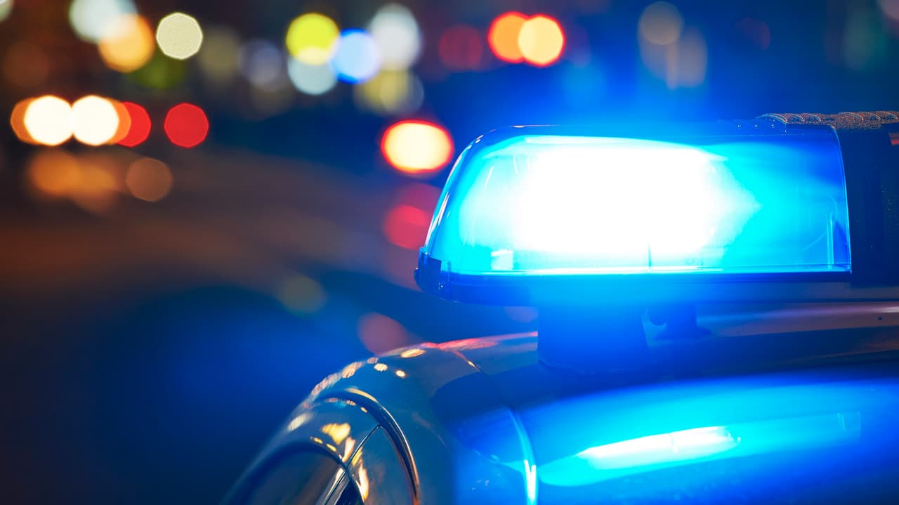 Muere atropellada hispana que se quedó sin gasolina y el operador de la grúa está en estado crítico