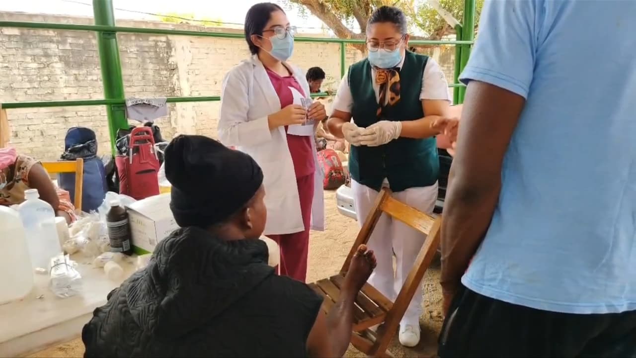 Insolación y deshidratación: El peligroso avance de una nueva caravana migrante en México