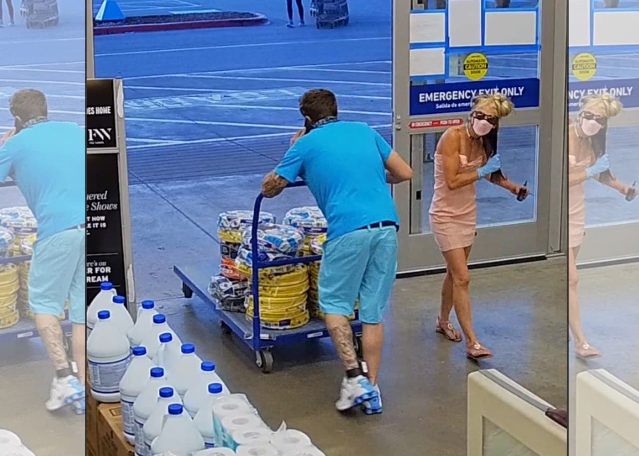 Ella se pintaba el cabello y él llevaba un grillete; ahora los buscan como sospechosos de robo