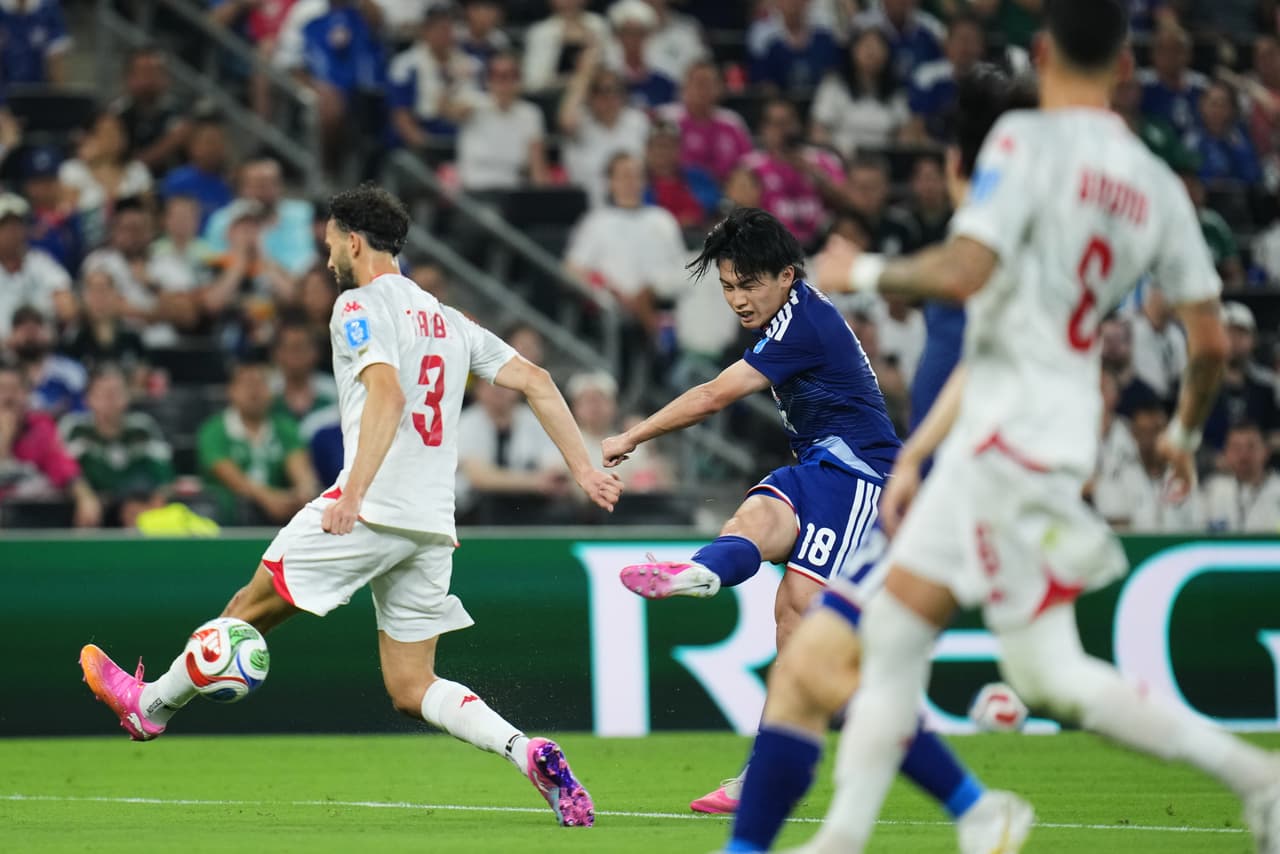 El japonés Ayase Ueda anota el segundo gol de su equipo contra Túnez durante el partido de fútbol del Grupo F de la Copa Mundial en Guadalupe, cerca de Monterrey, México, el sábado 20 de junio de 2026.