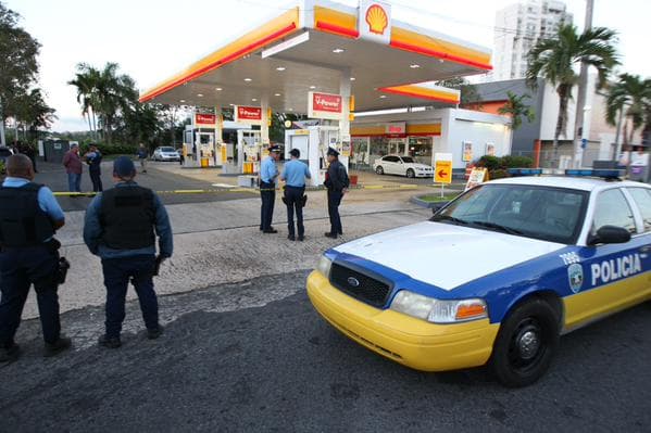 Desconocidos asesinan a policía en gasolinera de Caimito