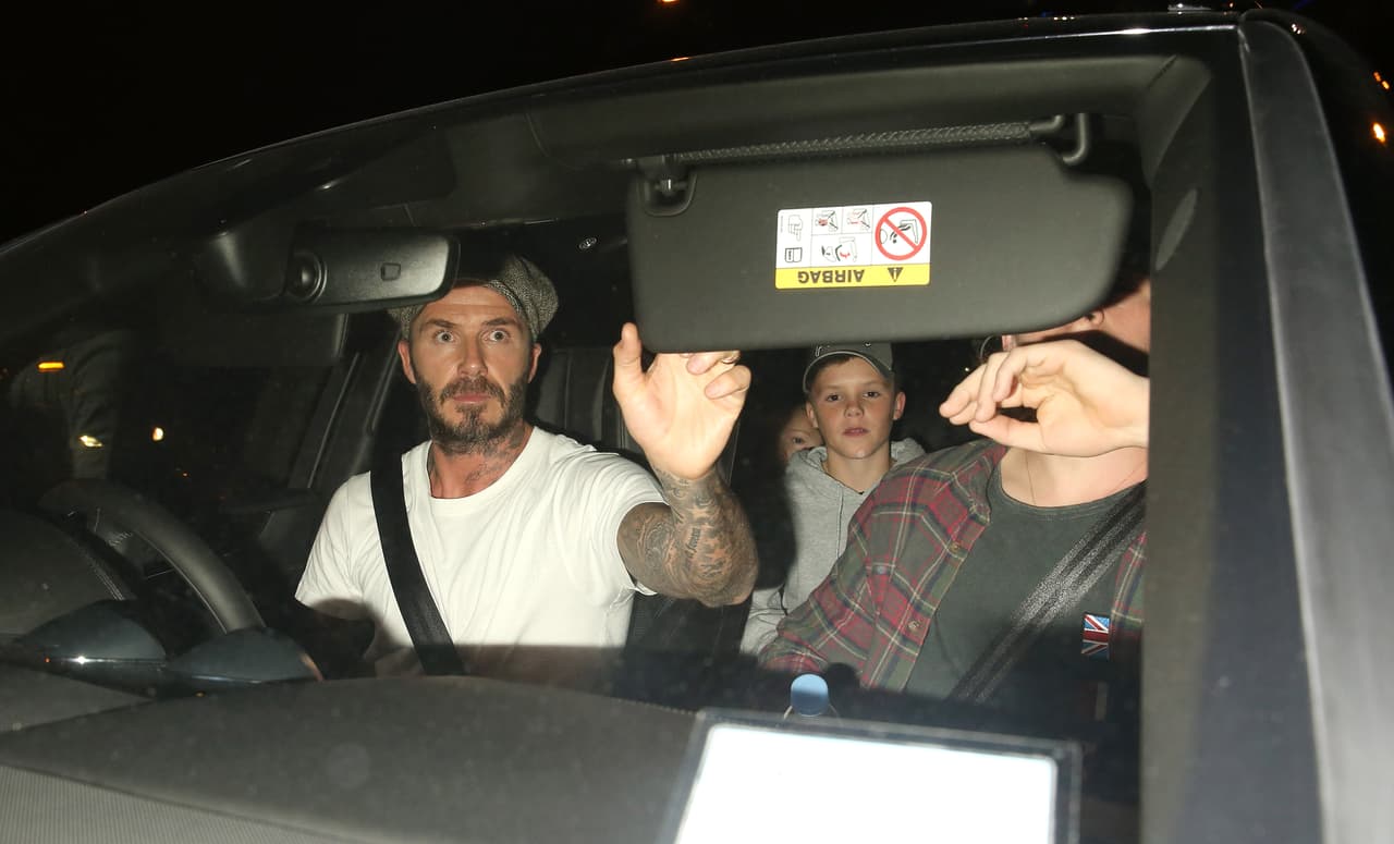 Esta fue la miradita que dedicó a los fotógrafos.