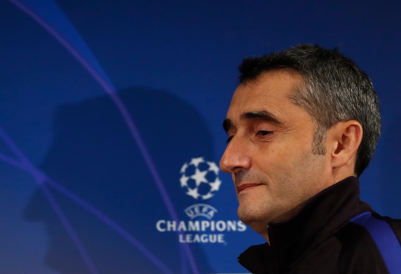 <b>Valverde no tenía manera de explicarlo </b>
<br>“No se realmente lo que ha ocurrido, cuando estaba mirando el balón ya estaba dentro. Es una jugada sorprendente”.