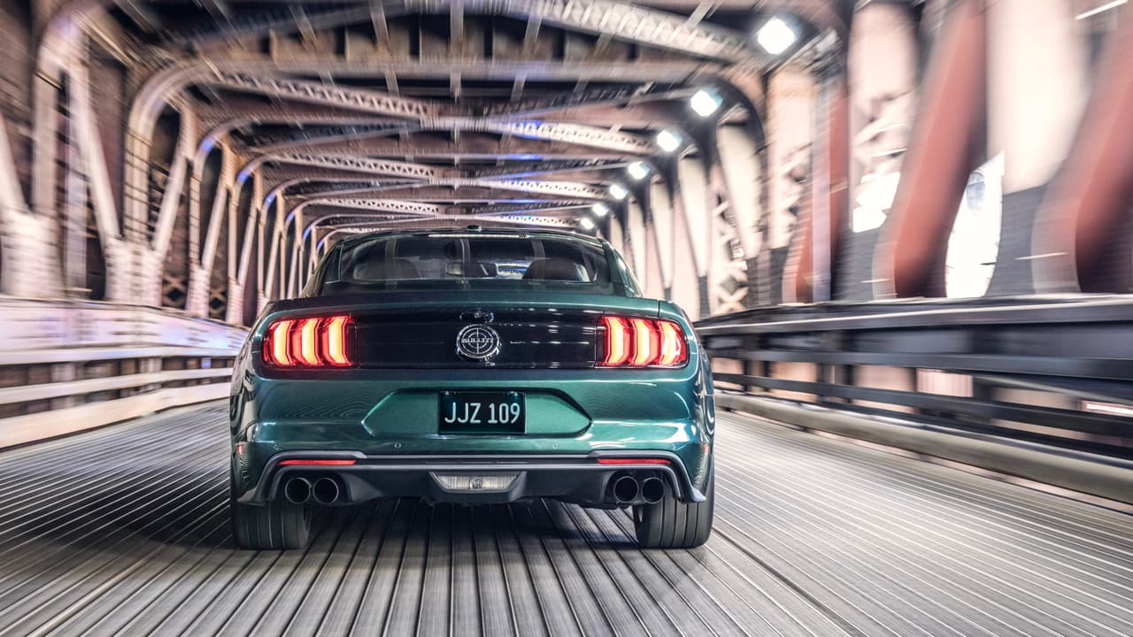 La identificación visual del Ford Mustang Bullitt 2019 está a cargo de las claves visuales del auto y de un
<b>emblema Bullitt </b>es el medallón trasero.