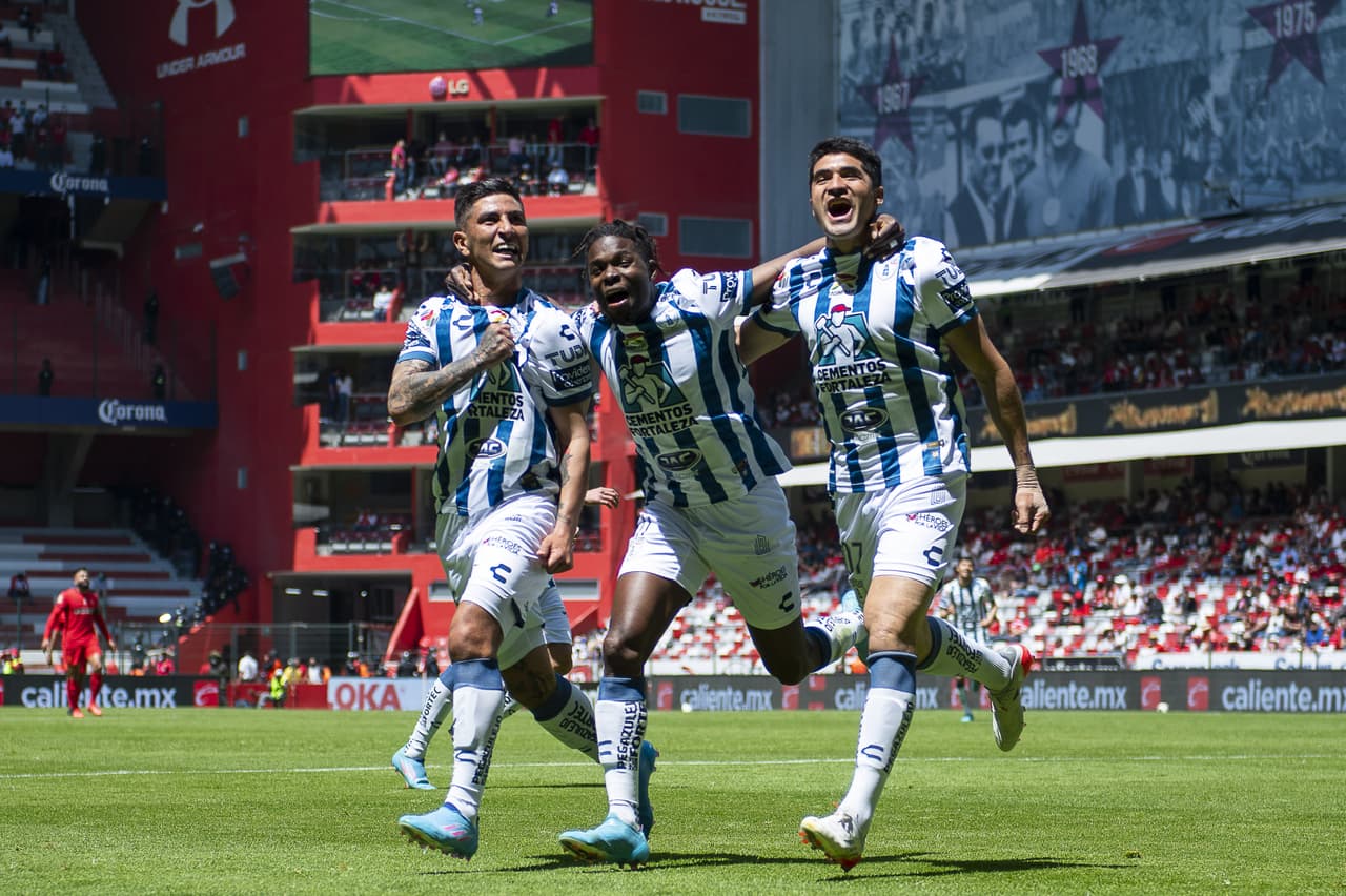 Goles de Víctor Guzmán, Nico Ibáñez y Yairo Moreno tienen a los Tuzos como 'mandones' de la Liga MX al golear Pachuca 3-0 a Toluca de visita.