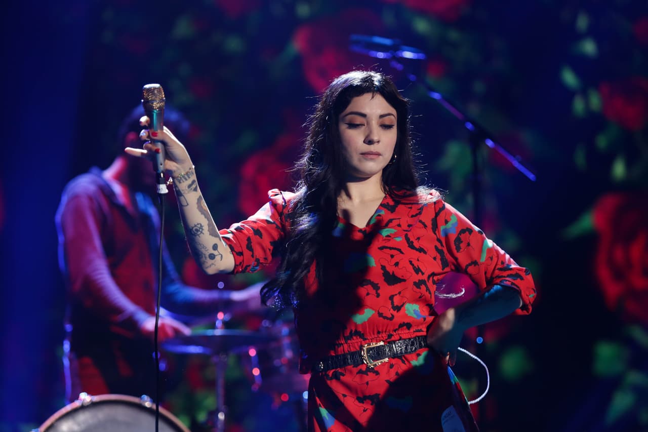 Con su estilo único, dará una presentación inolvidable.