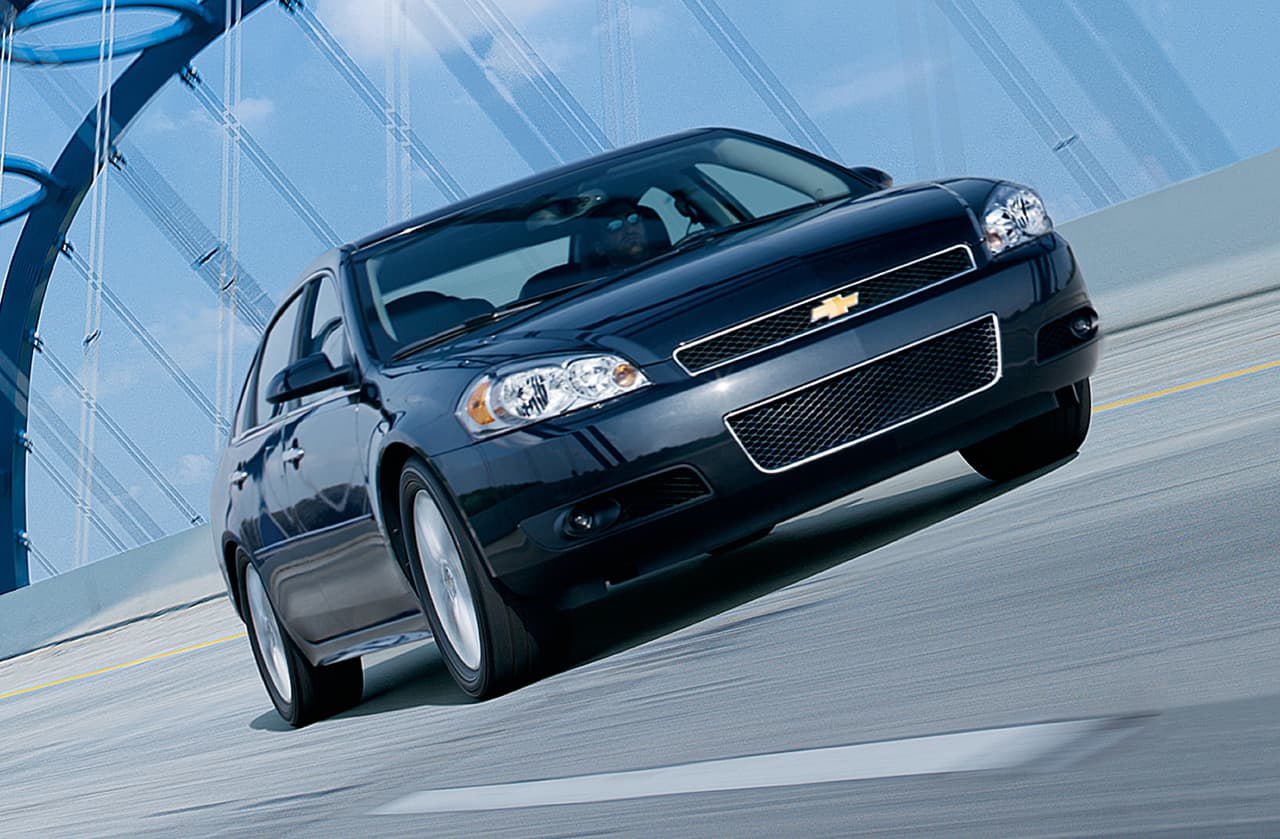<h3 class="cms-H3-H3"><b>Chevrolet Impala 2012</b></h3>
<b> </b>
<br>
<br>
<b>Precio promedio: </b>$9,240
<br>
<br>Un sedán con características básicas pero con una cabina amplia. Además, se encuentra equipado con un motor V6 de 3.6 litros y 300 caballos de fuerza que añade actitud a su conducción.
<br>
