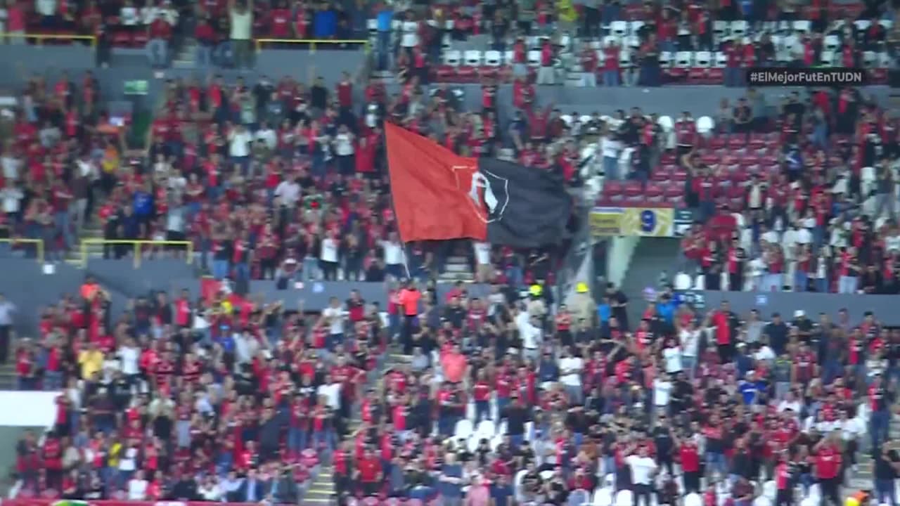 ¡GOL!  anota para Atlas. Arturo González