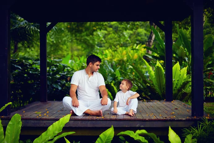 Lo que hagas por enriquecerte interiormente, embellecer tu Ser interno con actitudes positivas rodeándote de gentes buenas y sin importarte lo que otros puedan pensar negativamente de ti, será tu clave para el éxito en estos momentos. Durante este mes de Géminis notarás como tu personalidad brilla y tu carisma impacta a todos los que se ponen en contacto contigo.