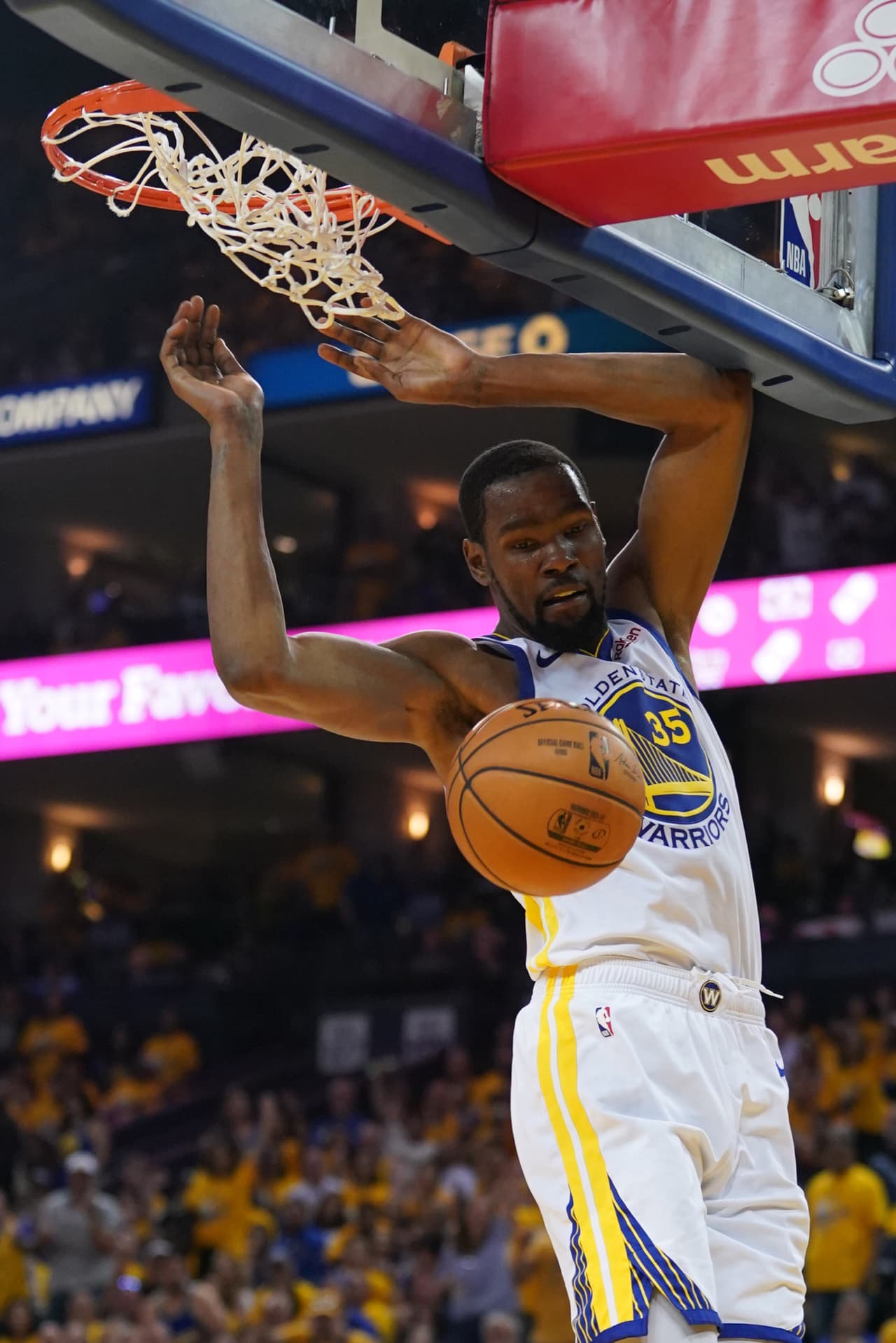 Kevin Durant marcó una diferencia desde la línea de tiros libres. 'KD' encestó 12 de 15 tiros de castigo.