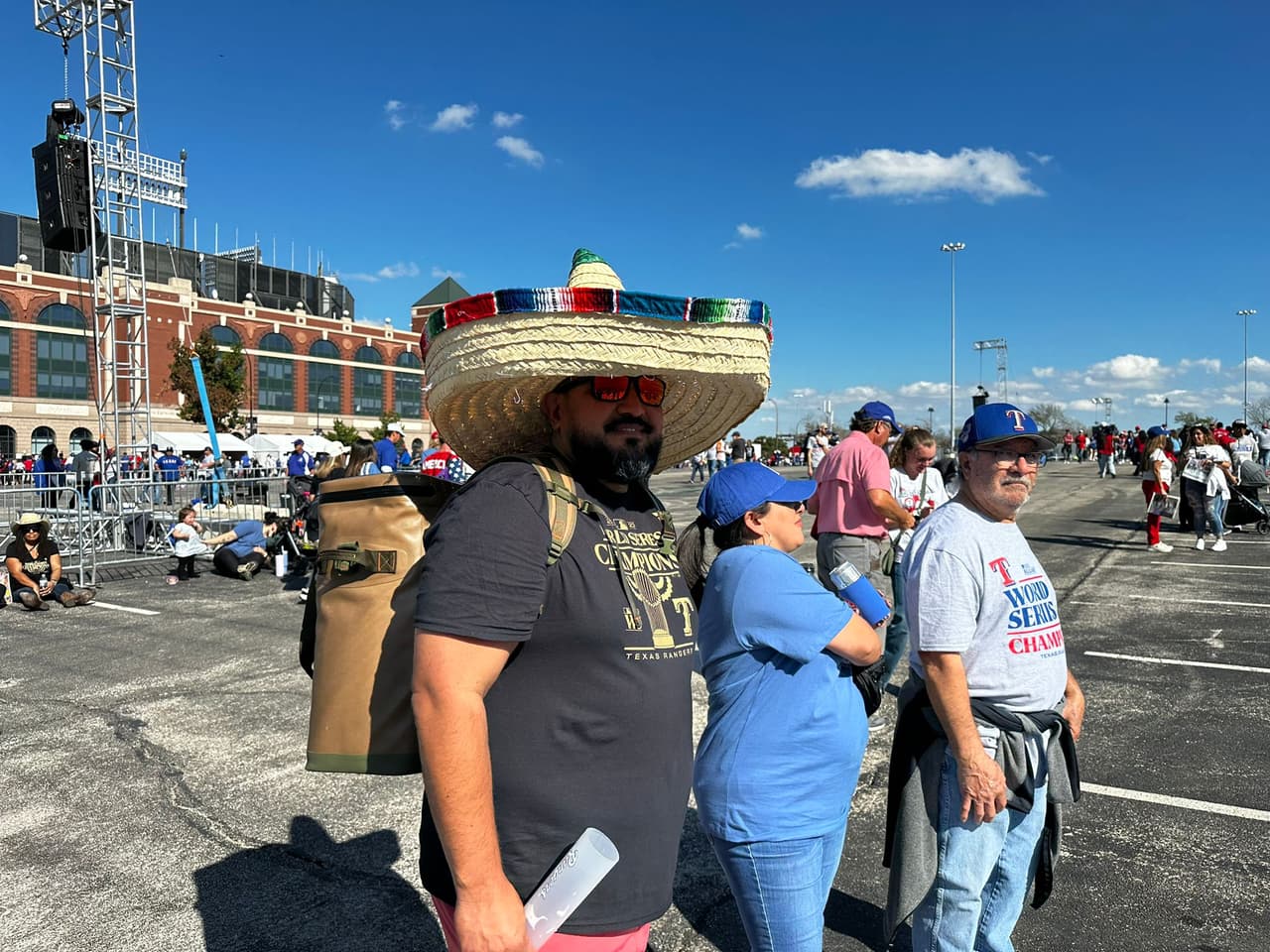 El folclor mexicano obviamente se sintió en este desfile de los Texas Rangers.