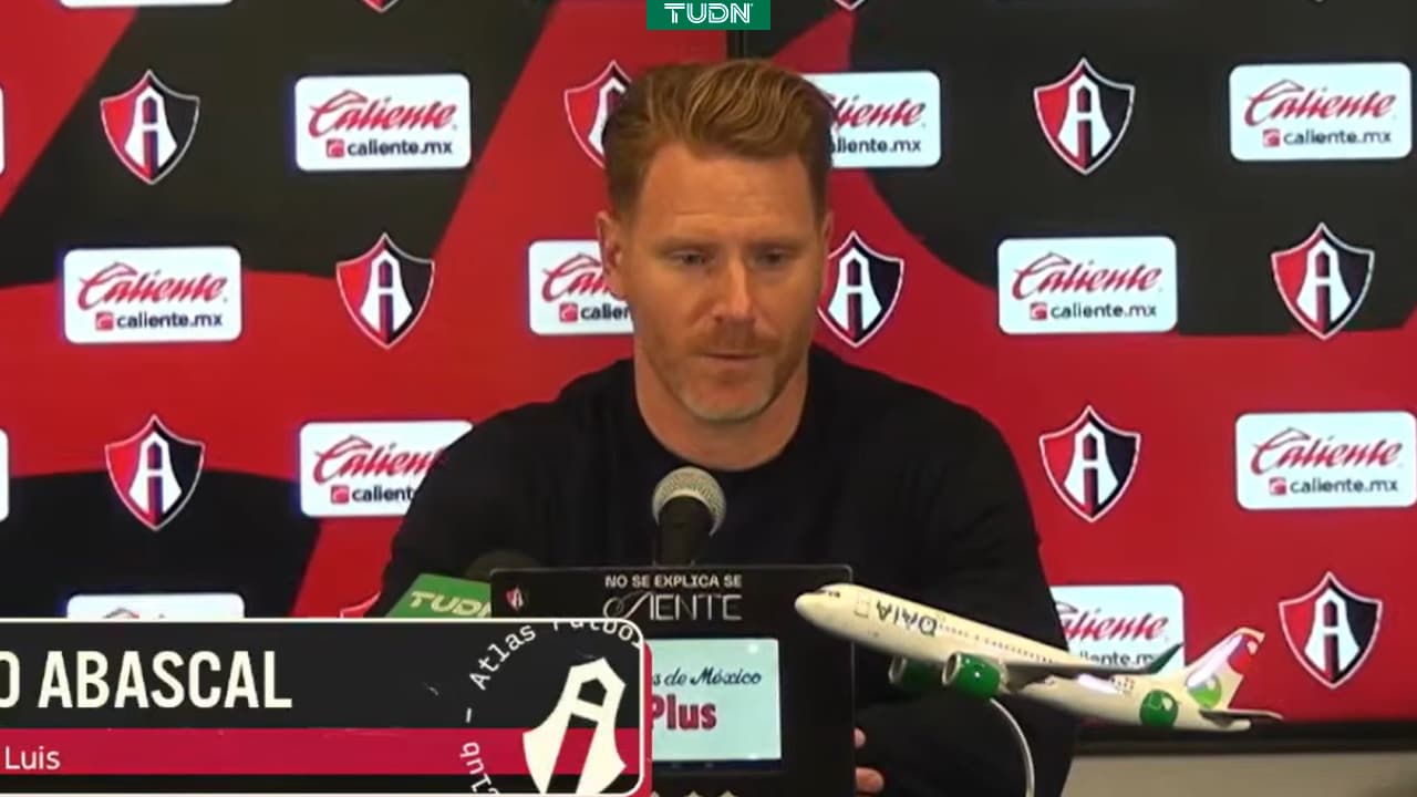 Guillermo Abascal lanza irónica queja al arbitraje del Atlas vs. San Luis