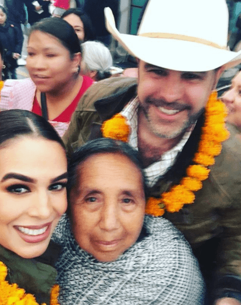 El actor Eduardo Capetillo decidió postularse como candidato a la alcaldía del municipio de Ocoyoacac, Estado de México. Aunque en un principio el también esposo de Bibi Gaytán dijo que se postularía por la vía independiente, ahora lo hará con el apoyo del Partido Revolucionario Institucional (PRI).