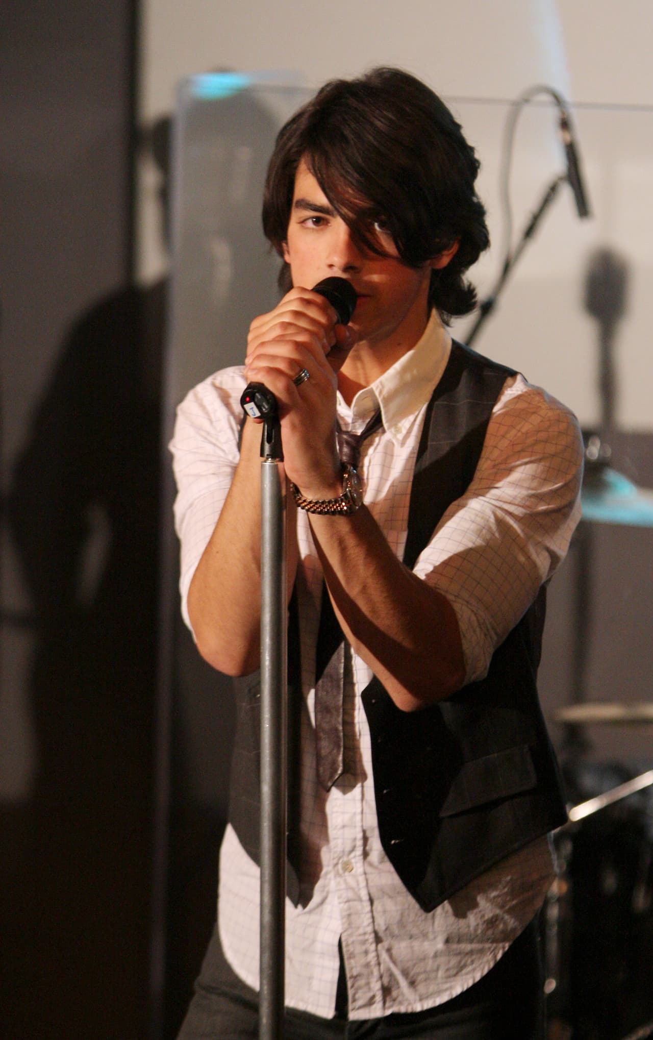 Aunque han pasado más de 11 años de su debut en el mundo de la música, Joe Jonas continúa entregando su pasión y talento a su público.