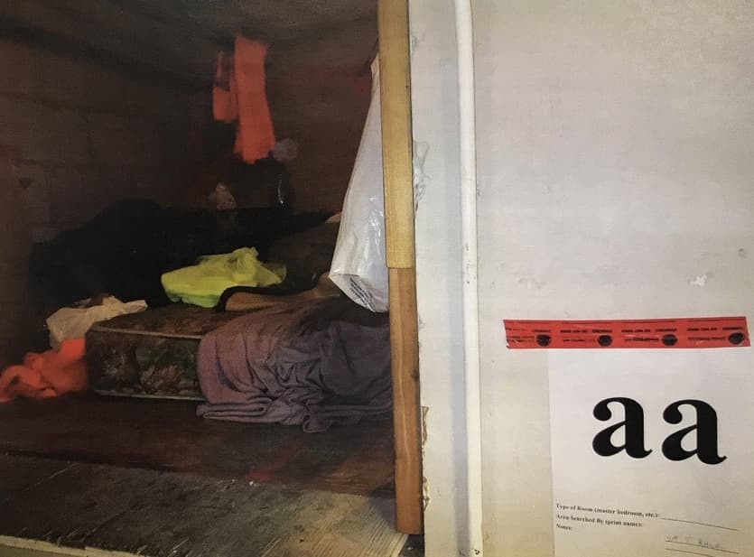 A mediados de marzo, un jurado federal lo declaró culpable de dos cargos por albergar indocumentados con el fin de obtener una ganancia financiera y por someterlos a trabajos forzados.