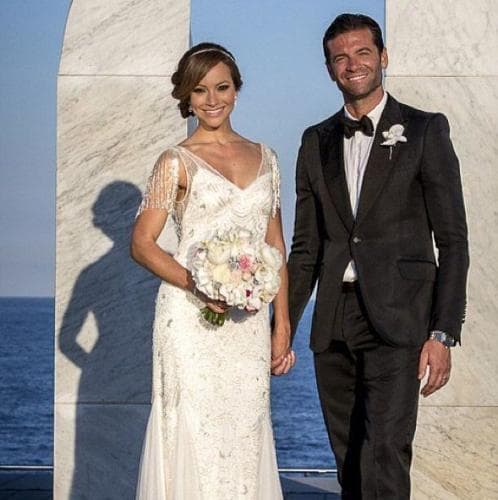 Si bien esa boda íntima la guardó por años en su corazón, el público de Despierta América fue testigo de su boda frente al mar en Barcelona, España.