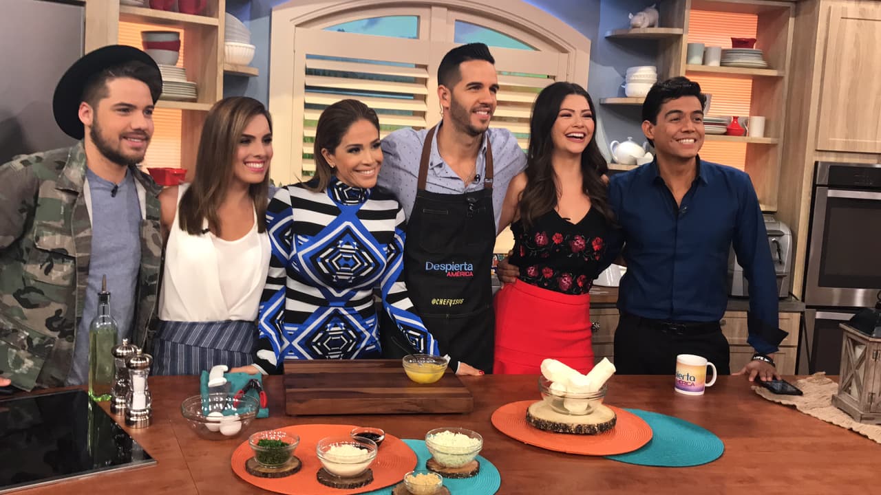 William, Andrea, Karla, Chef Jesús, Ana Patricia y Orlando Segura juntos posando para la foto del recuerdo.