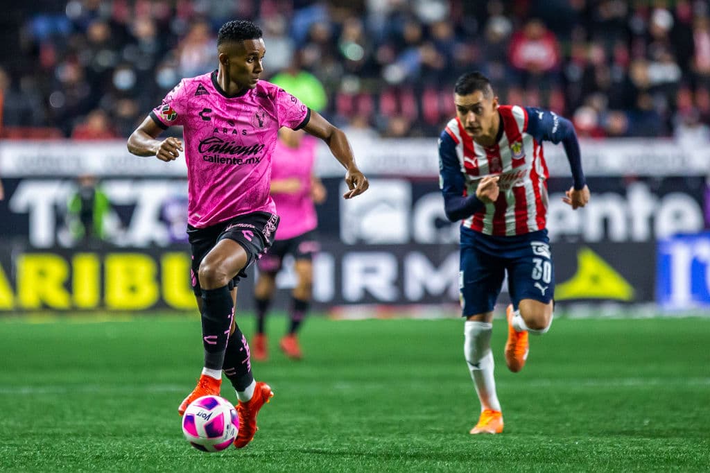 Las ofensivas salen dormidas y el marcador se queda igual de principio a fin y se conforman con el 0-0.