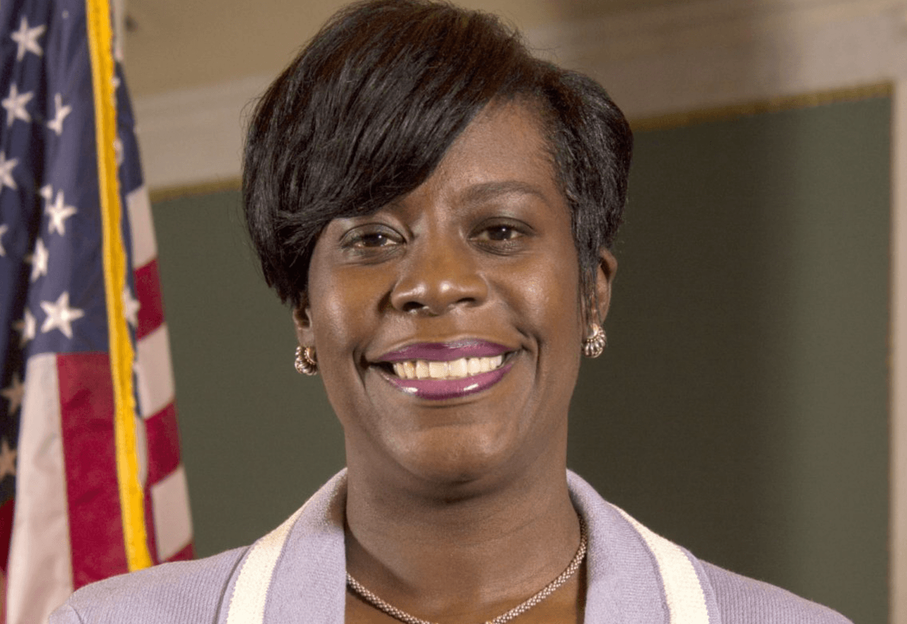 <b><a href="https://www.cherelleparker.com/244-2/" target="_blank">Cherelle Parker</a></b> se desempeñó como miembro del Concejo Municipal en representación del Distrito 9 desde 2016 hasta 2022 cuando renunció para postularse para alcaldesa. También se desempeñó como representante estatal en el Distrito 200 durante una década.