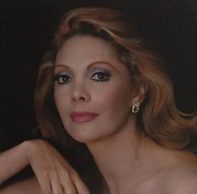 Su carisma y elegancia hicieron de Jacqueline Andere una de las figuras más emblemáticas de la televisión y el cine nacional en las décadas de los 60, 70 y 80. De carácter inconfundible, era toda una diva.