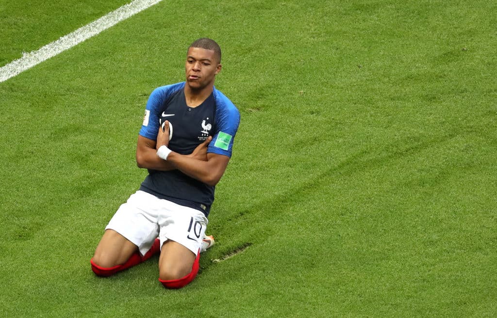 El talento de Mbappe se puso a la orden del juego para la remontada de Francia con un 3-2 al minuto 19 del segundo tiempo. Ya era figura.