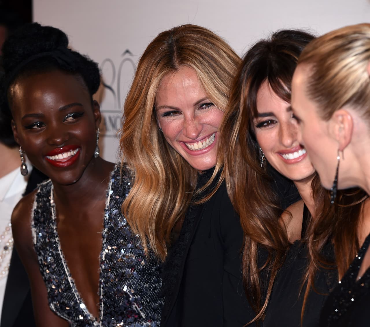 Mira más fotos de las famosas en el 80 aniversario de Lancome.