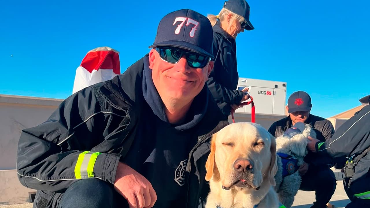 Bombero del norte de California resulta herido combatiendo el incendio Palisades en Los Ángeles