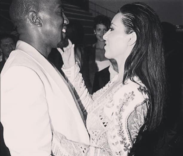 Kim y Kanye comenzaron su luna de miel recorriendo sitios emblemáticos de Irlanda, para después continuar con Praga, capital de República Checa.