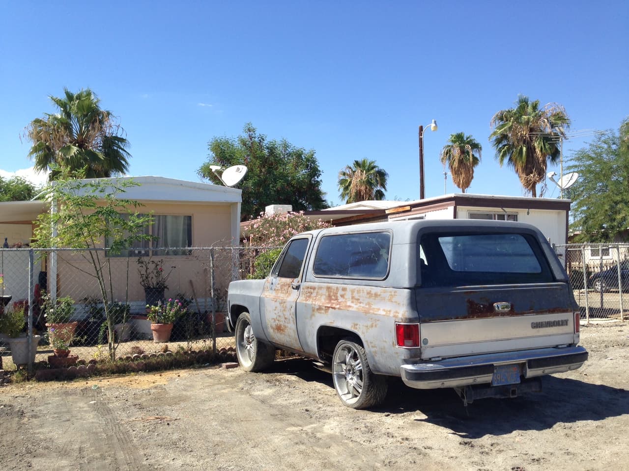 El parque de casas móviles St. Anthony parece una postal del México rural.