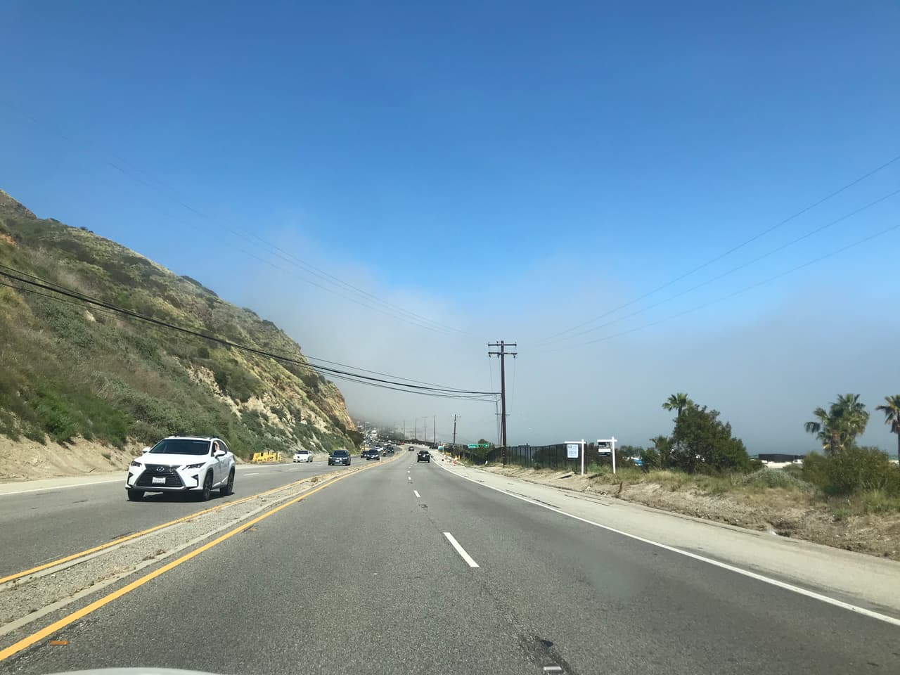 La claridad del cielo y la intensidad de los rayos del sol se pudo apreciar en tramos de la vía costera.
