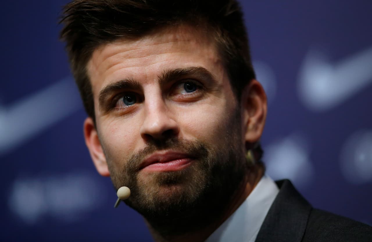 El defensa del Barcelona tiene una maestría en Harvard, en la que fue compañero de clase junto a Katie Holmes.