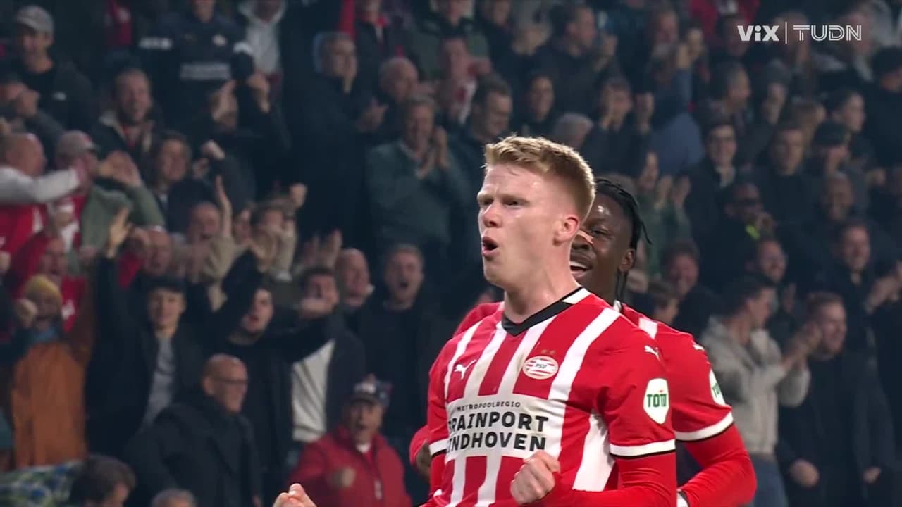 ¡Golazo de PSV! Schouten saca un trallazo y la pone en el ángulo