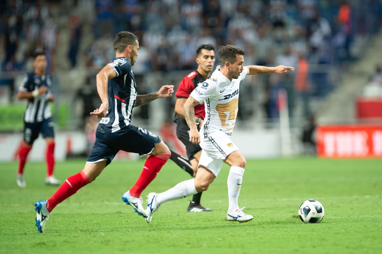 Con doblete del colombiano Duvan Vergara, Rayados de Monterrey consiguió su primer triunfo del Grita México A21 a costa de los endebles Pumas.